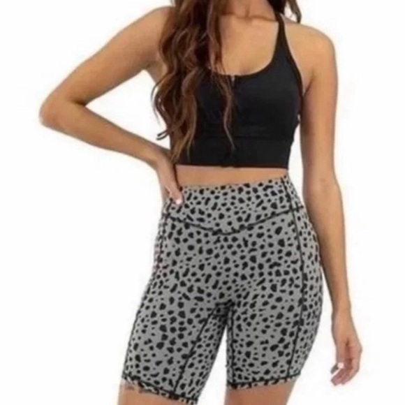 Balance Athletica Pants - Balance Athletica Ascend Biker Shorts - Snow Leopard